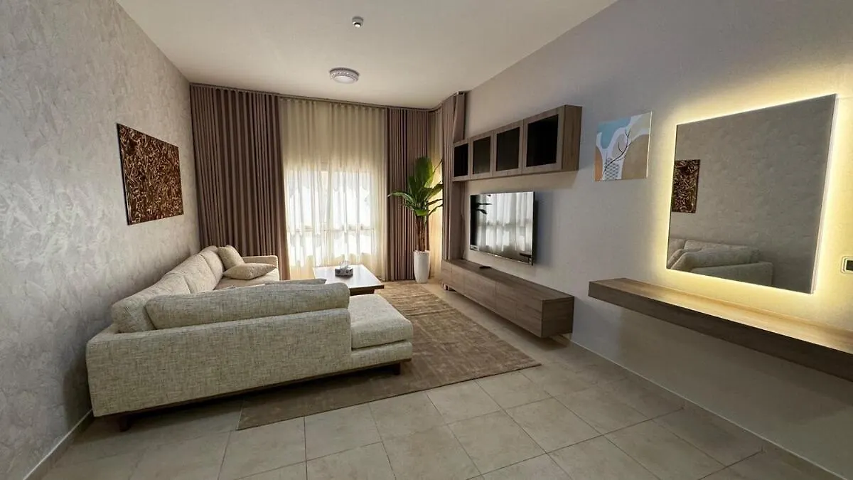 Apartment Elegant Family Stay - Playground View In Remraam Dubai United Arab Emirates